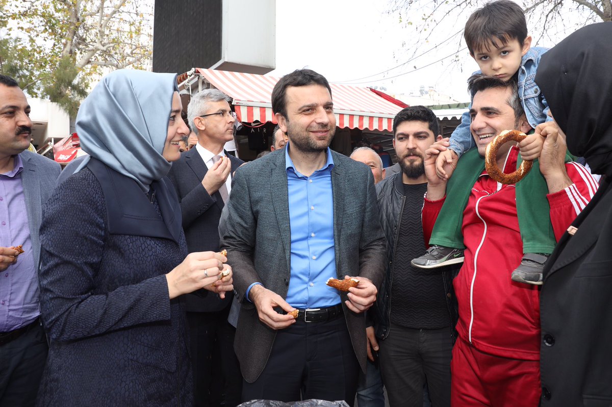 drbetulsayan's tweet photo. Antalya'da esnaf ve vatandaşlarımızla selamlaştık, sohbet ettik. Samimi ve güzel karşılamaları için Antalyalı hemşehrilerime teşekkür ediyorum. https://t.co/T2dGnGH8IR