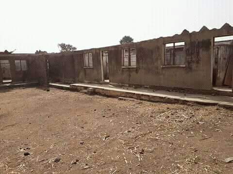 mongwang's tweet image. A picture of a dilapidated block of  classrooms of GSSS Kaltungo requiring urgent attention of his excellency #IbrahimHassanDankwambo.