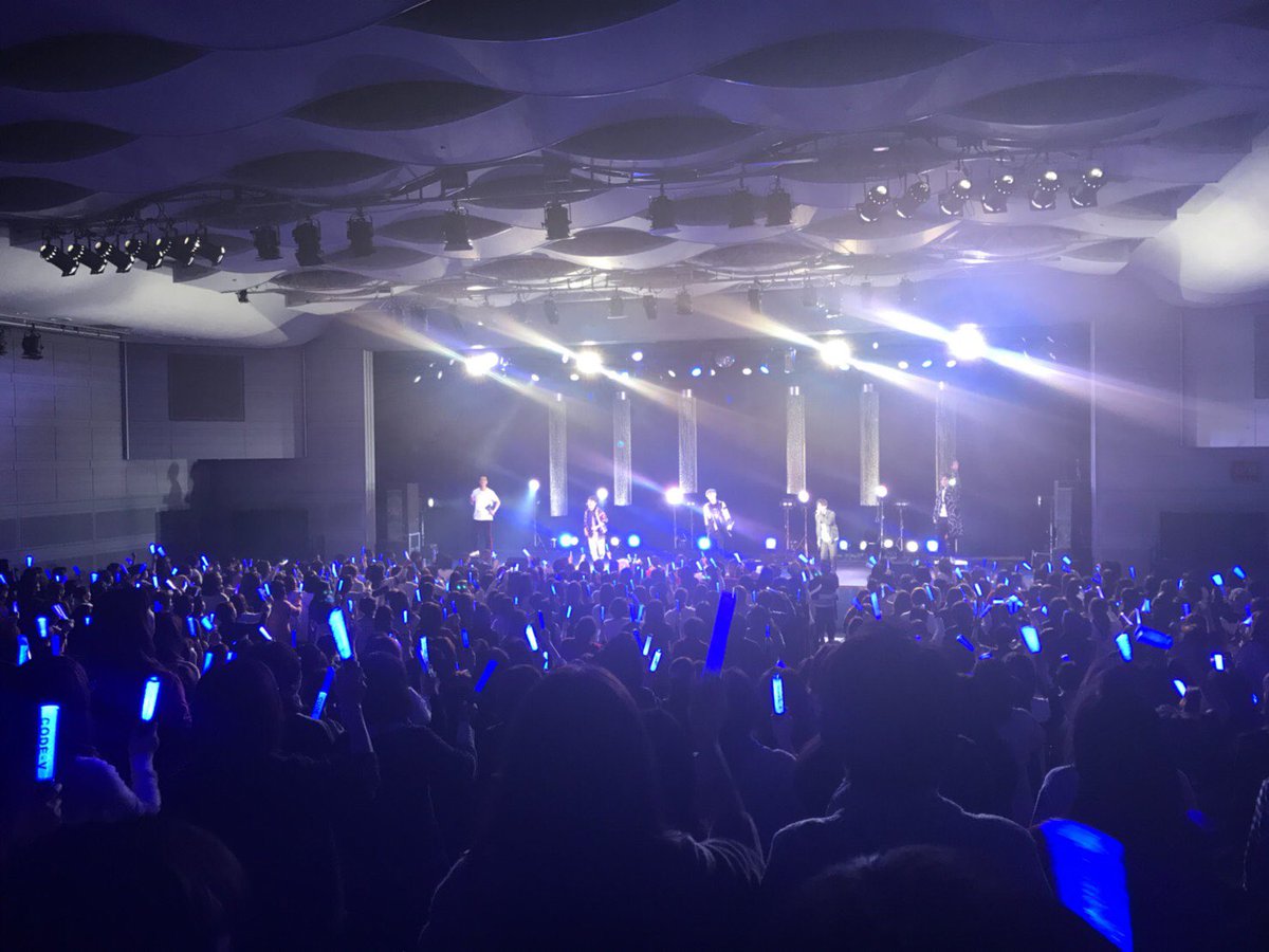 Mcreator_'s tweet photo. 道~Next Road ライブツアー
初日大阪!すごく盛り上がりましたね👍
大阪最高!!
次2/24名古屋も盛り上がりましょう!!!皆、宜しく👍👍
#codev #nextroad #ライブツアー #大阪 #👍 https://t.co/oI0Z0zkE40