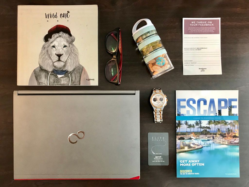 Trying this flat lay picture I took when I was on business trip in USA!👌🏼 I think it looks good on my essentials.💯 #BusinessAnywhere #Flatlay #Essentials #CellularNutrition #EliteMember #FujitsuPhilippines #Escape #Enjoylife #LiveLife #TechnoMarinePH #MarriottHotel