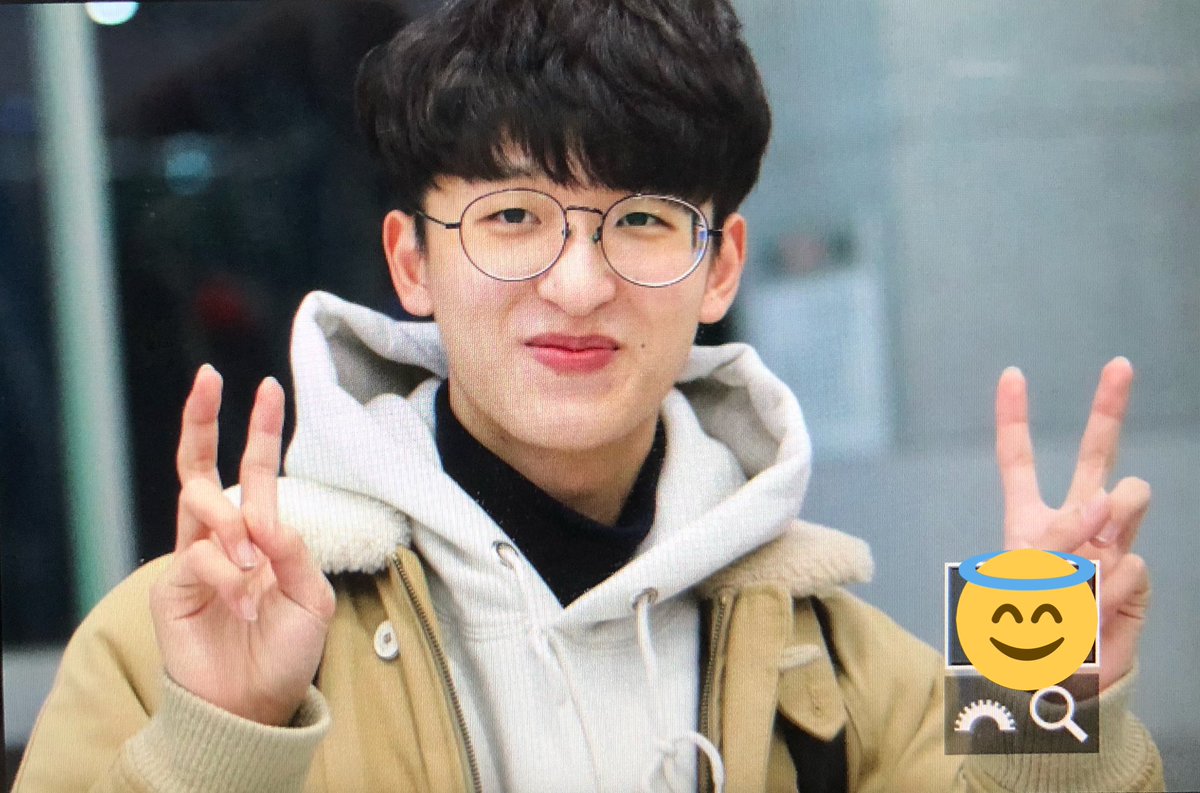 battle_nuna_god's tweet photo. 180211 #DAENGCHAE #댕채 #1ast
✌🏻^~^✌🏻
2 더하기 2는 댕요미! https://t.co/vFkghGkXmd