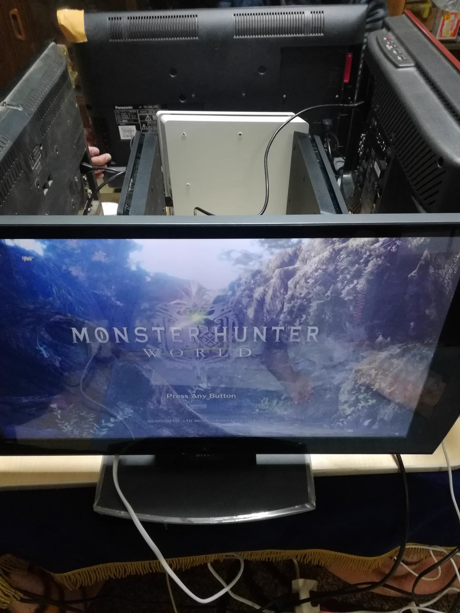 結局これが一番？PS4のモンハンを携帯機の様に持ち込んで遊ぶハンターたちｗｗｗ