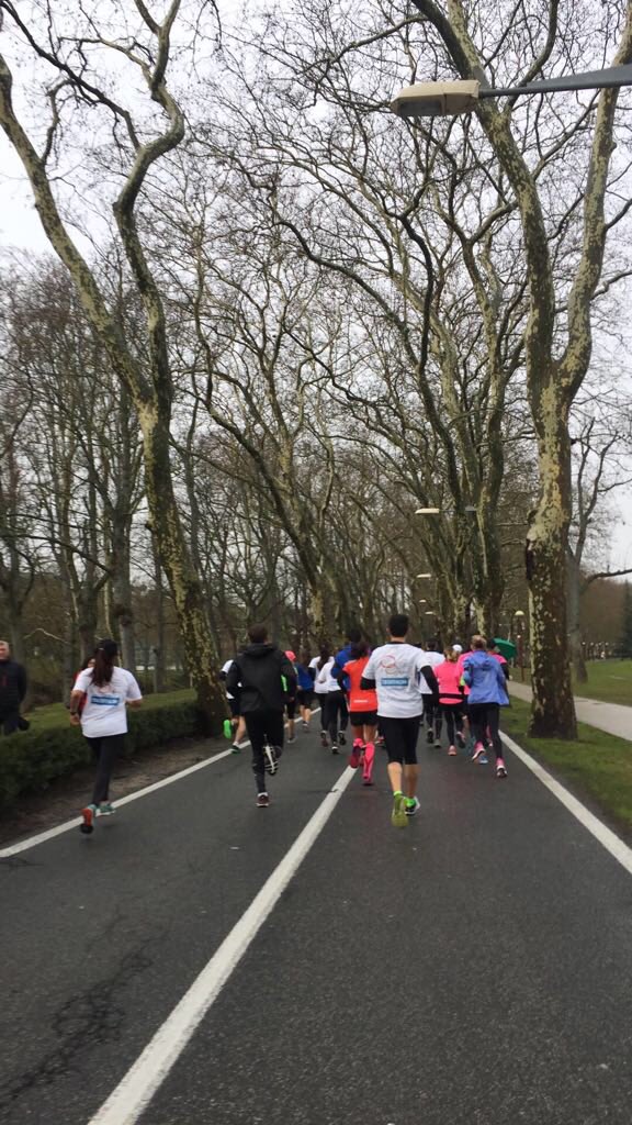 alumni_unav's tweet photo. ¿Quién ha dicho que correr es de cobardes? Un aplauso a todos los valientes que esta mañana han corrido por niños contra el cáncer @ClinicaNavarra @unav #carreradelosvalientes https://t.co/1DaUPtXnta