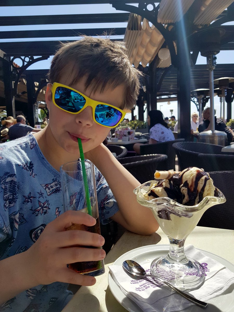 loadmastersrock's tweet photo. Mini Me cooling down as the temp hits 24. #haveaniceday https://t.co/Rz561U2G6f