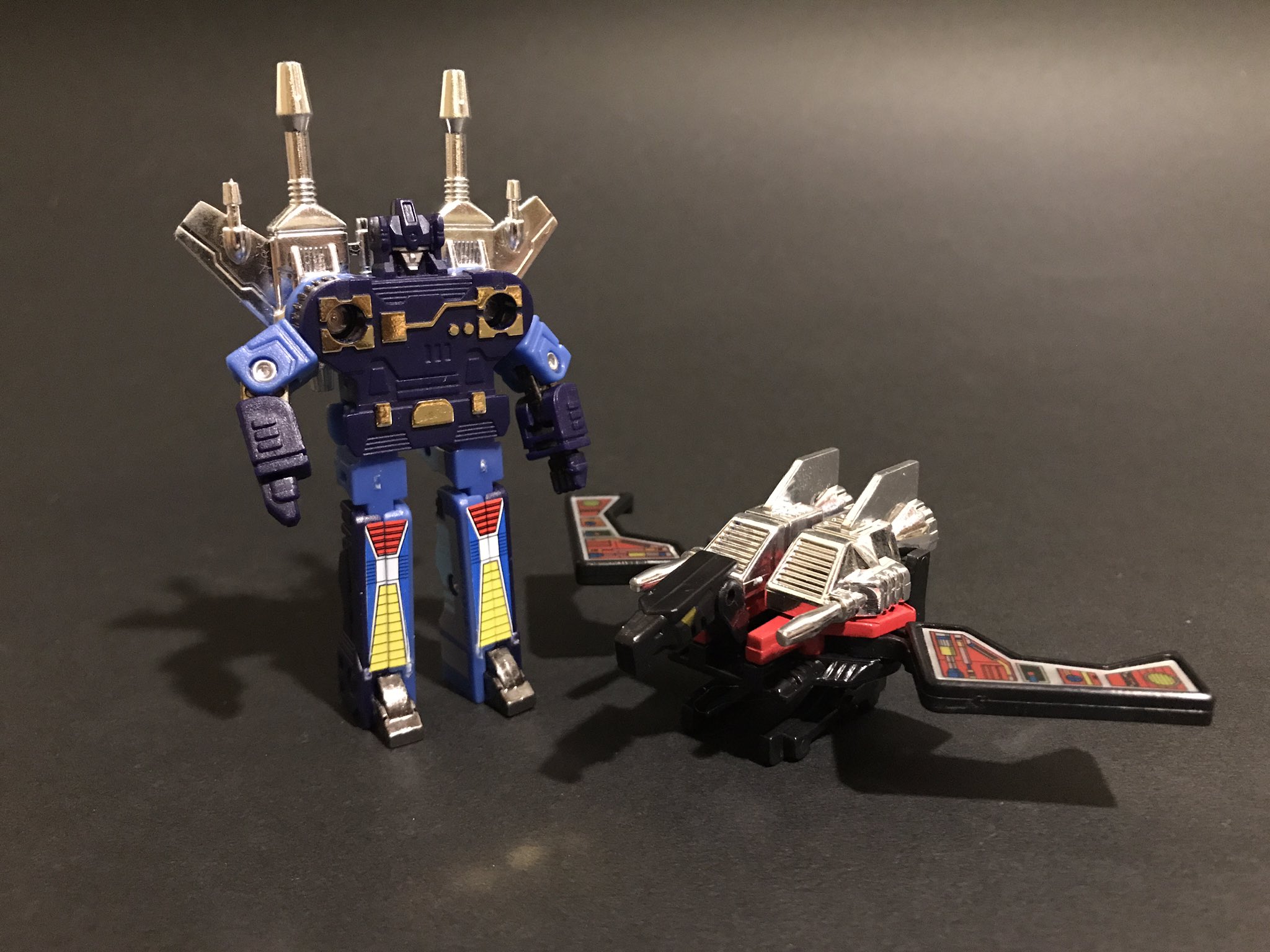 トランスフォーマー Wカセットボット ノイズ、グラフィ 【公式通販】