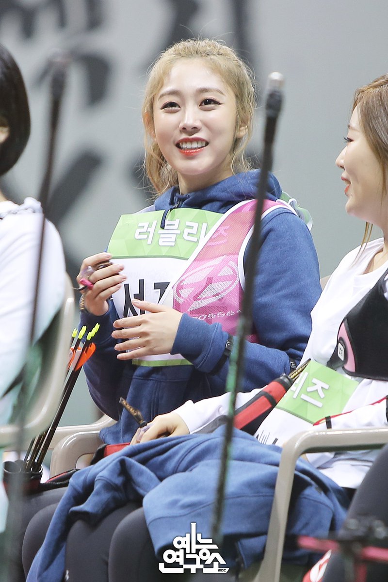 연구원은 천사를 봤어요! 러블리너스의 only angel👼 짓뚜의 생일을 축하해🎉
#추운_겨울도_따뜻하게_만들어주는_지수야_생일_축하해 #HappyJisooDay
#2018아육대 #아육대 #러블리즈 #서지수 <a href="/Official_LVLZ/">Lovelyz_Official</a>