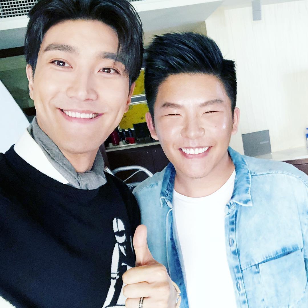 WeLoveChoiSiwon's tweet photo. 180211 - _loricky_ IG update with Siwon: "Amazing shoot with lovely @siwonchoi today. #siwonchoi #sunshinesmile #firstpostof2018 #始源 #崔始源
#koreanstar #celebrity #covershoot #handsome #artist #shooting #fashion" - Congratulations on your cover magazine shoot, @siwonchoi! 🎉 https://t.co/jk81L7WAIk