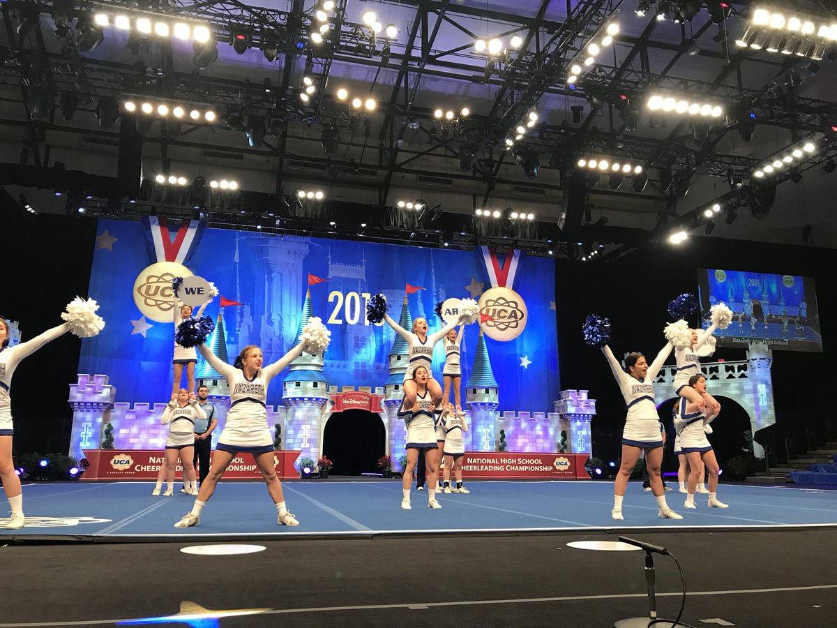 The Eagles from Nazareth Area High School had the HP Field House super involved in their routine! Large Varsity DII is off to a great start this morning at #UCAnationals ! 🔵⚪️