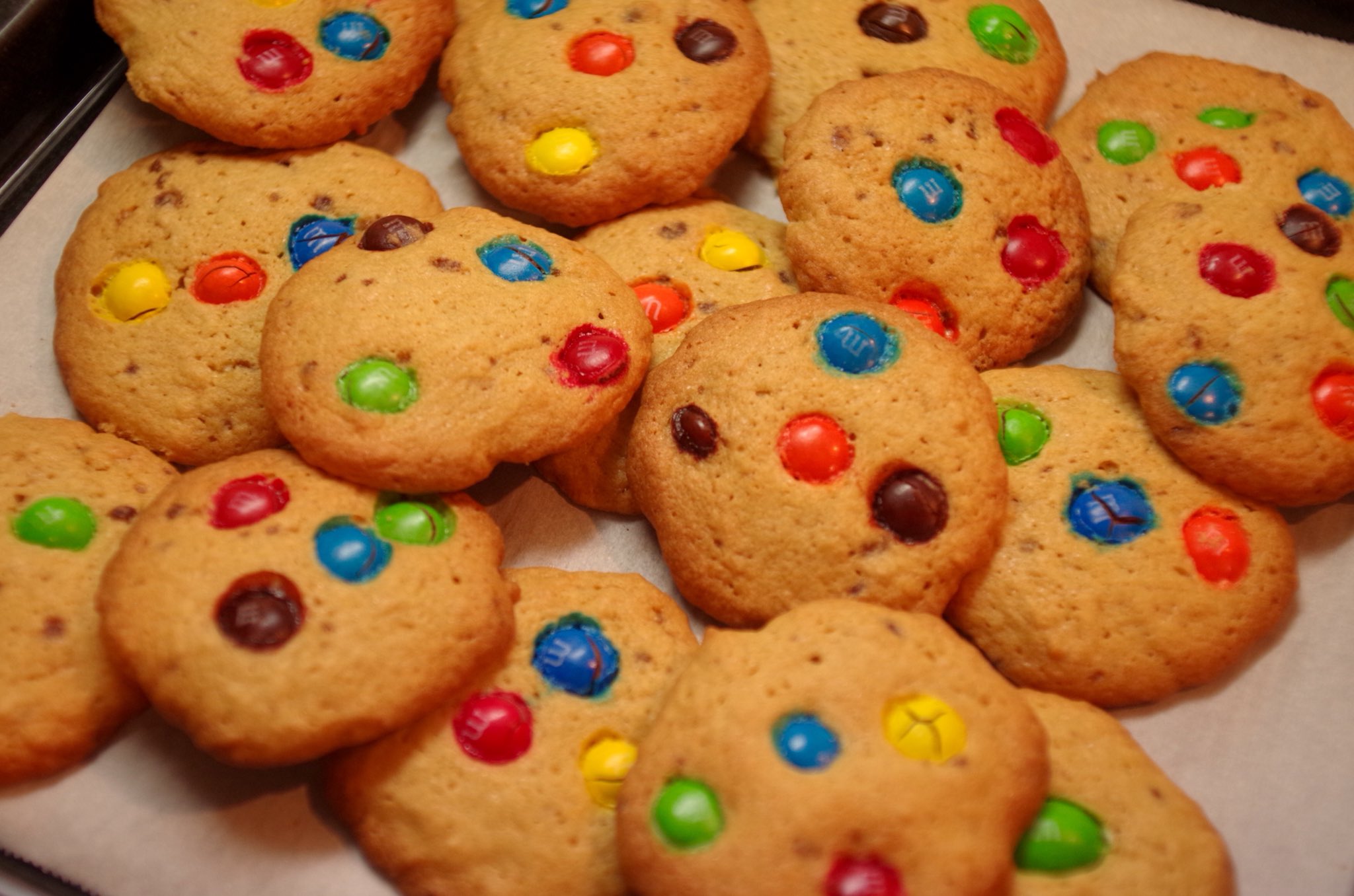 ルシュカ Luschka On Twitter M Amp Mクッキー インスタ映えするクッキーが焼きたいです と言われて オシャレな後輩と一緒に焼きました Https T Co Dwuyjfos90 Twitter