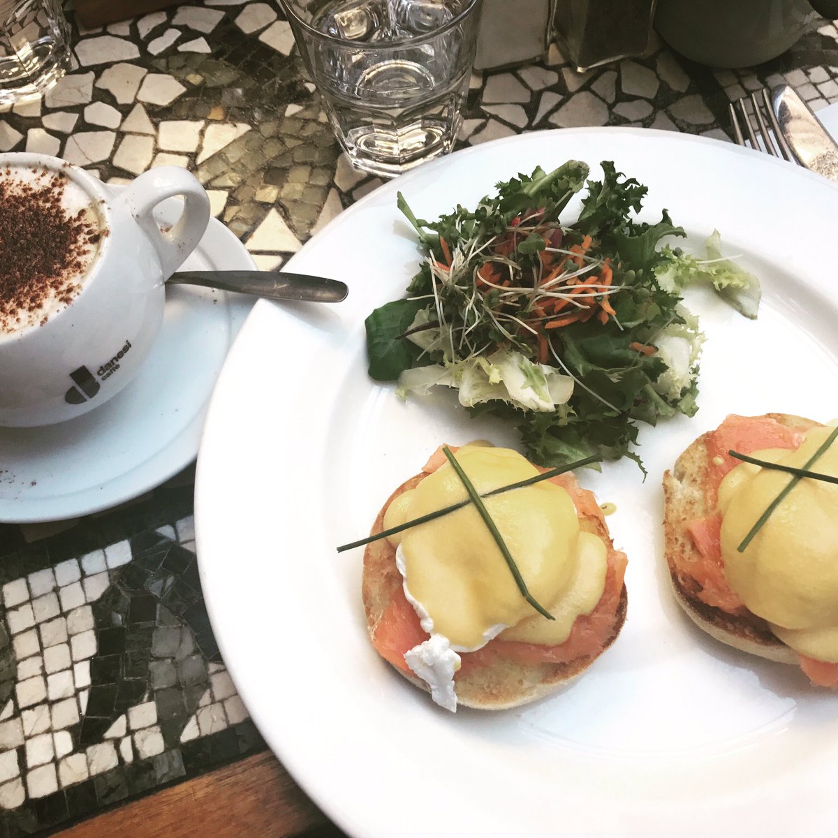 Londinners's tweet photo. Tasty #sundaybrunch @thebluelegume !Really enjoyed the #eggsroyale and #coffee in such a cosy place with friendly service!Be warned that it's a popular place so it can be busy!Still recommend when you are in #stokenewington #sundayvibes #brunchspot #catchupwithfriends #coffeegeek https://t.co/v3BfyxPXzt