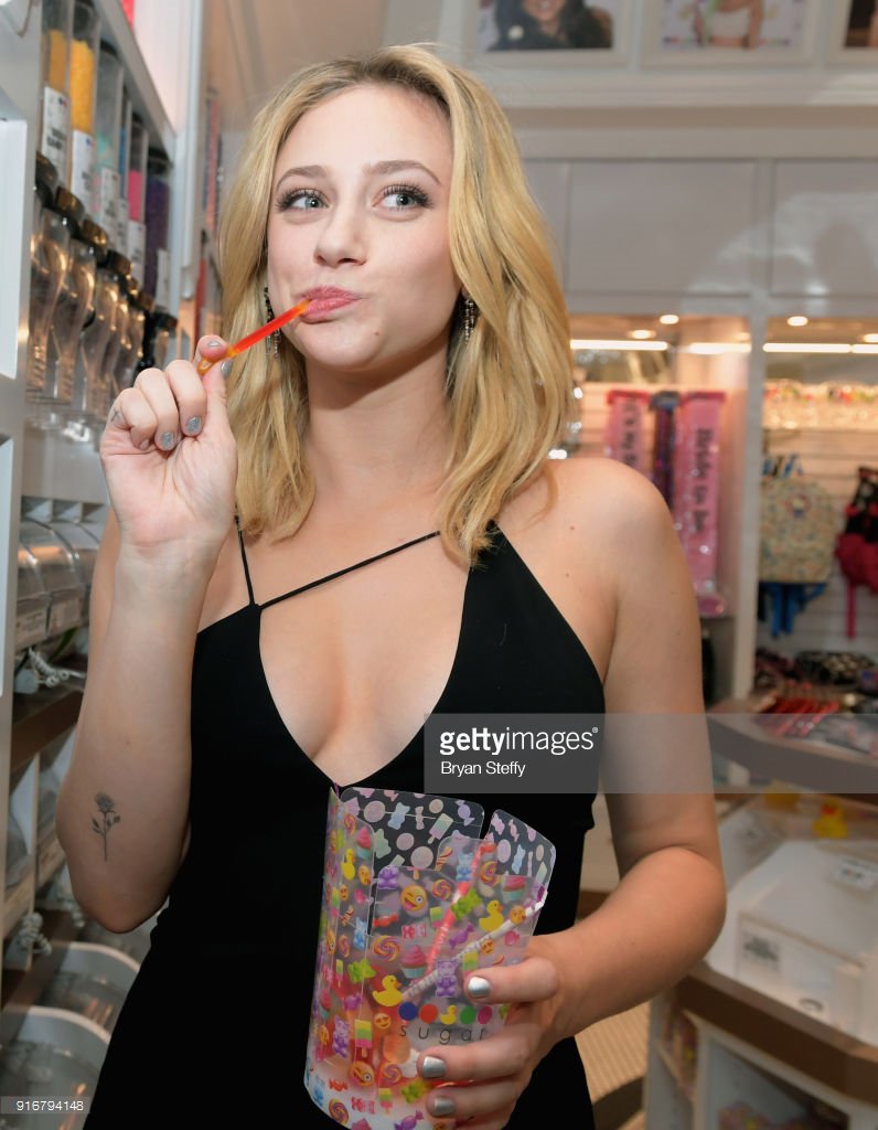 RiverVixenBr's tweet photo. @OceanDriveMag 📷| Mais fotos de Lili ontem no lançamento de sua capa para a Ocean Drive https://t.co/zexHd7FX2h