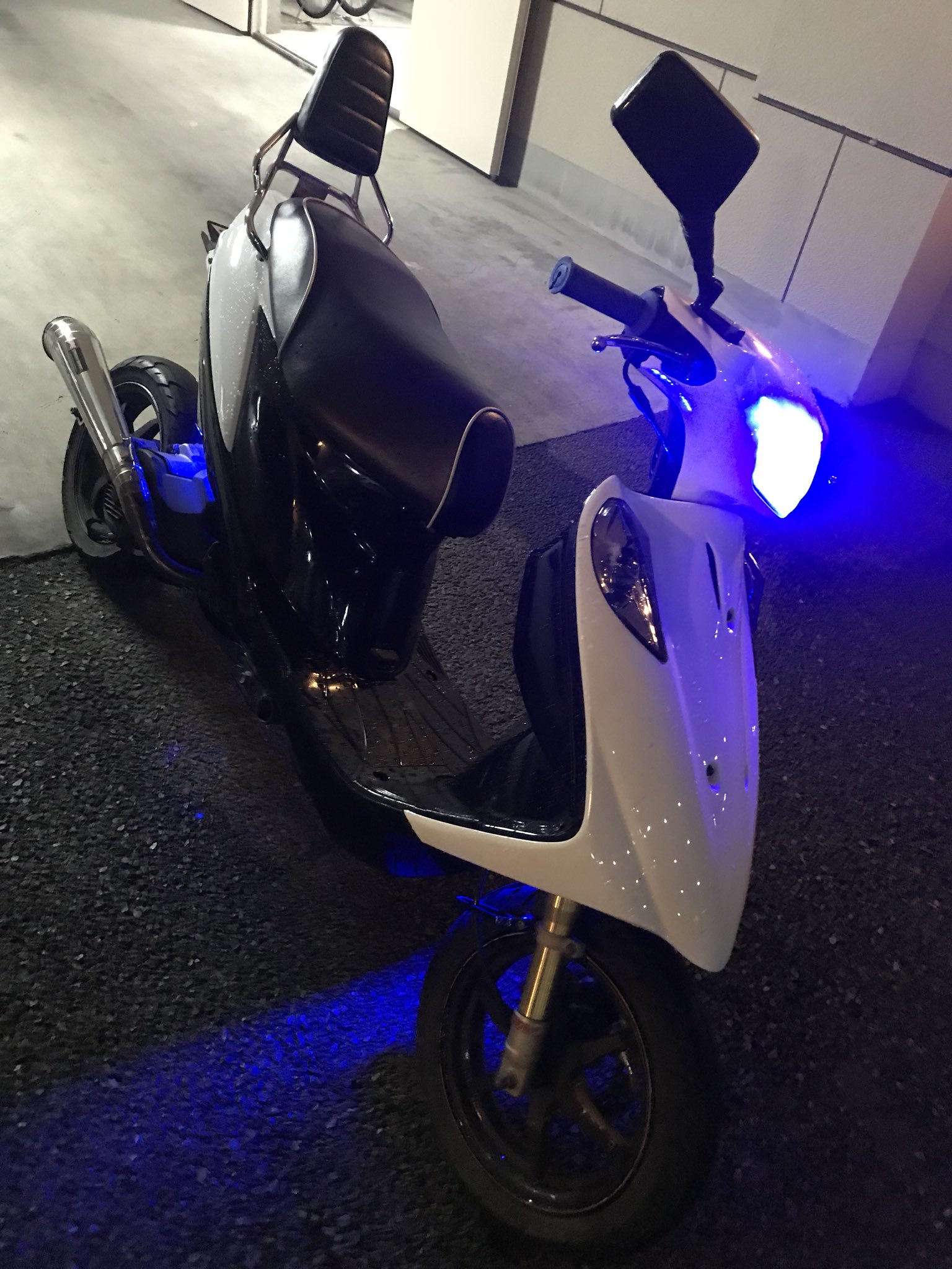 アドレスv125S 白青赤 イカリングヘッドライト！　完全取り付けサポート付き！ アドレスv125S 青赤 イカリングヘッドライト！ 完全取り付けサポート