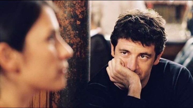 يٓ عــيون الگــون غــضّي بـ النــظر ؛
واترگــينا اثــنيــن عين تحگي لعيــن.