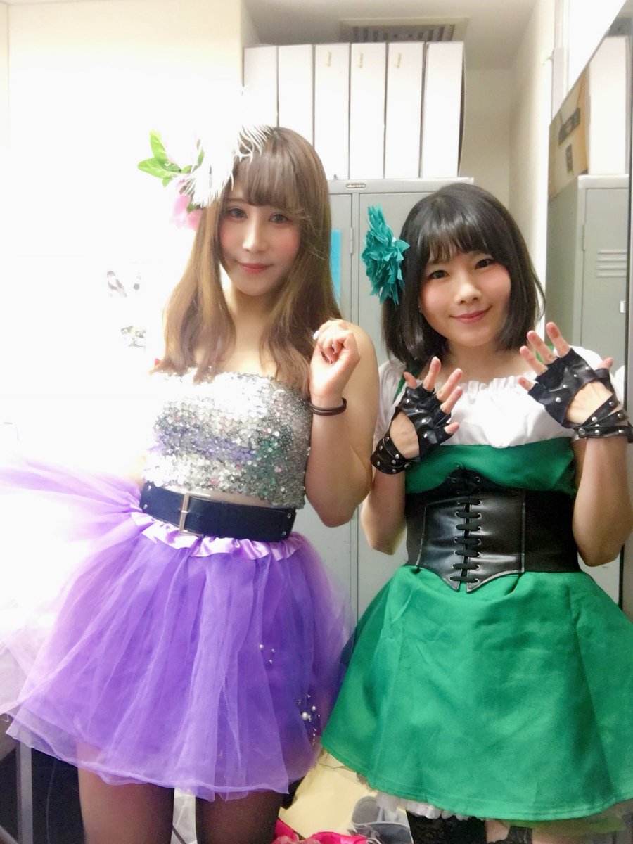 suzuko_urasaki's tweet photo. あやまんJAPANユース #pussy3 のフェラチ王女ちゃんと昨日のライブ一緒だった嬉しいー(*´꒳`*)
彼女21歳、私58歳の冬❄️
意外に皆さま気付かないようなのですが、キャッチフレーズ永遠の58歳とは、ゴーヤー(58)歳なのです( ˙-˙ )ノ🥒 https://t.co/U5FH2pogTS