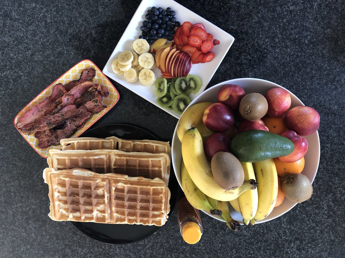 MinnieDlamini's tweet photo. I totally forgot to post the breakfast I made (waffles from scratch) I’m very proud 🤣 #WifeThings https://t.co/Bw18bWZYiK