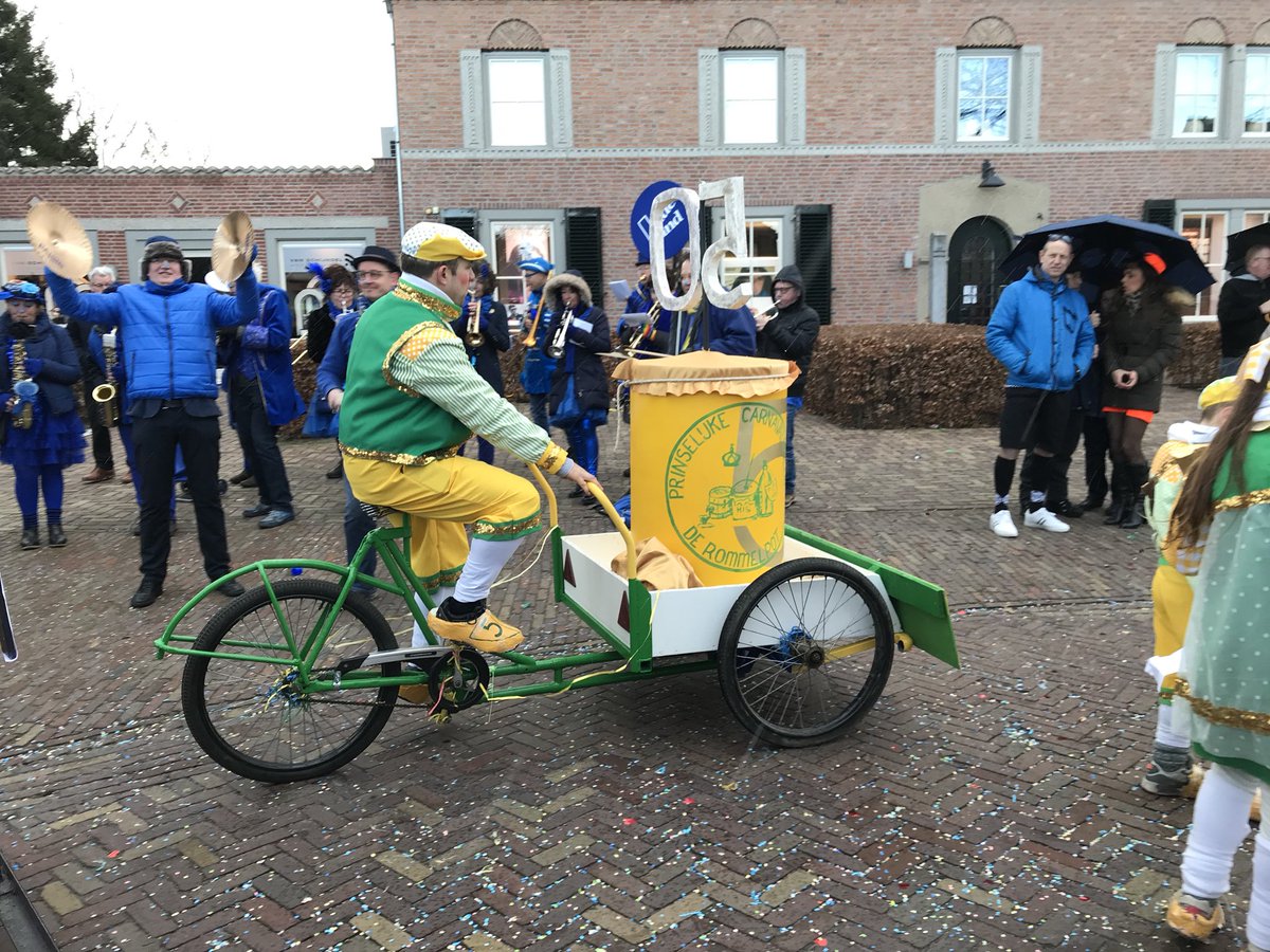 Weer een hele mooie optocht in Heesch vandaag!