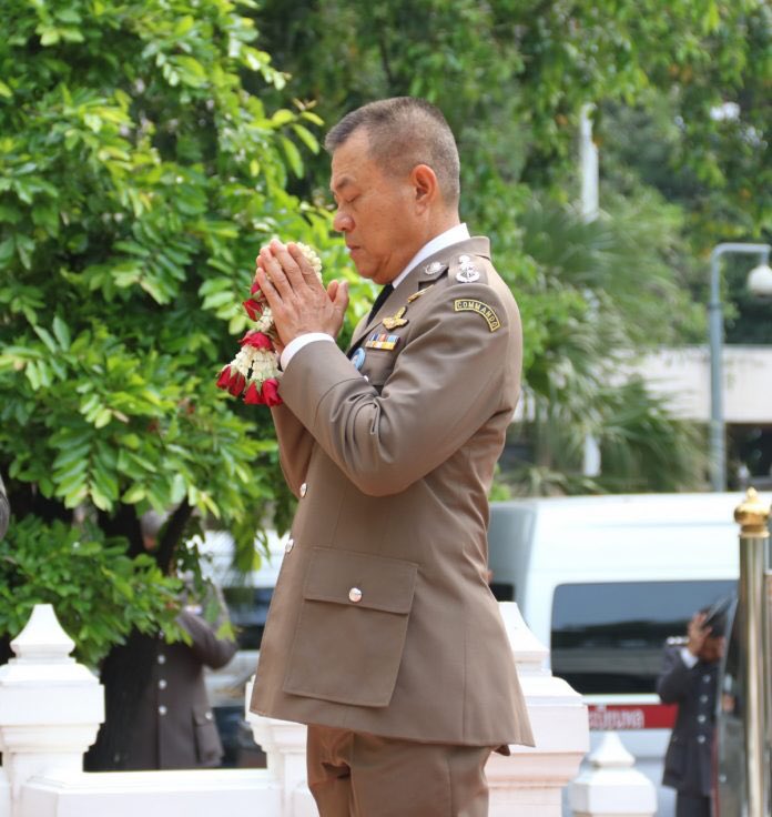 CSD_Oficialthai's tweet photo. ครบรอบ 77 ปี กองบัญชาการสอบสวนกลาง

💠พล.ต.ท.ฐิติราช หนองหารพิทักษ์ ผบช.ก.พร้อมด้วย พล.ต.ต.ชาญ วิมลศรี พล.ต.ต.ประเสริฐ พัฒนาดี พล.ต.ต.สุทิน ทรัพย์พ่วง รองผบช.ก.ฯลฯ พล.ต.ต.ไมตรี ฉิมเฉิด ผบก.ป.พล.ต.ต.กรไชย คล้ายคลึง ผบก.ปคม.และผู้บังคับการ ผู้กำกับ���าร ในสังกัดบช.ก. https://t.co/xFeDzcD450