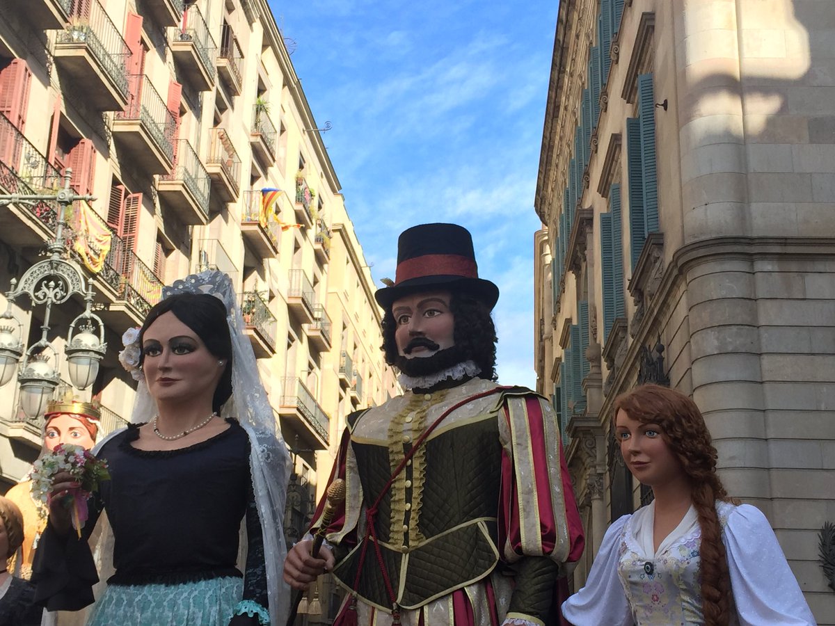 Primera sortida de l’any!! Festes de Sta Eulàlia. Com ens agrada passejar per Barcelona!!