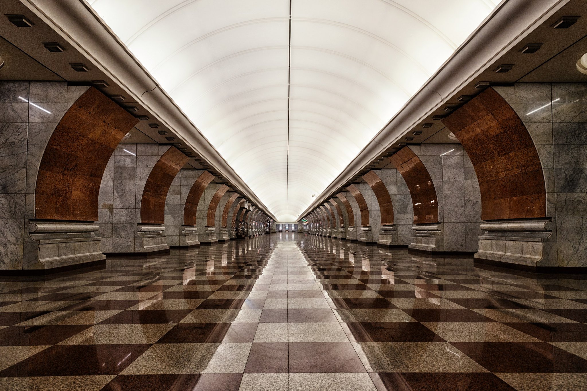 Московское метро пустое