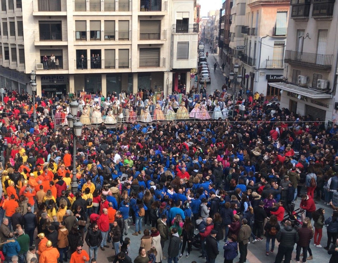 jlfsueca's tweet photo. Tània Sàez ha donat el tret d'eixida a les falles 2018 amb una gran crida @AjuntamentSueca #Falles18 #crida18 #jaestemenFalles https://t.co/qCh6qGK568