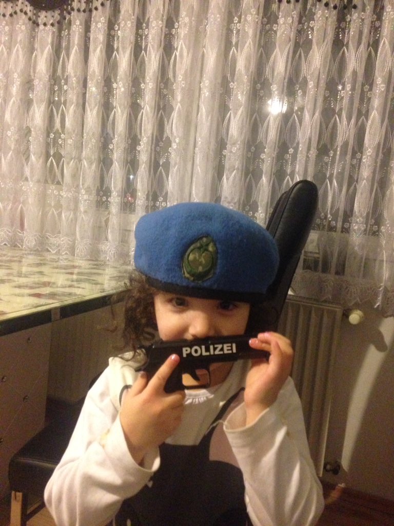 DM7915's tweet photo. Kızım'da askere hazırmış it'lerin sonu geldi hepsini zıplatmaya geliyoruz😍😍 https://t.co/IQLkbKHb9h