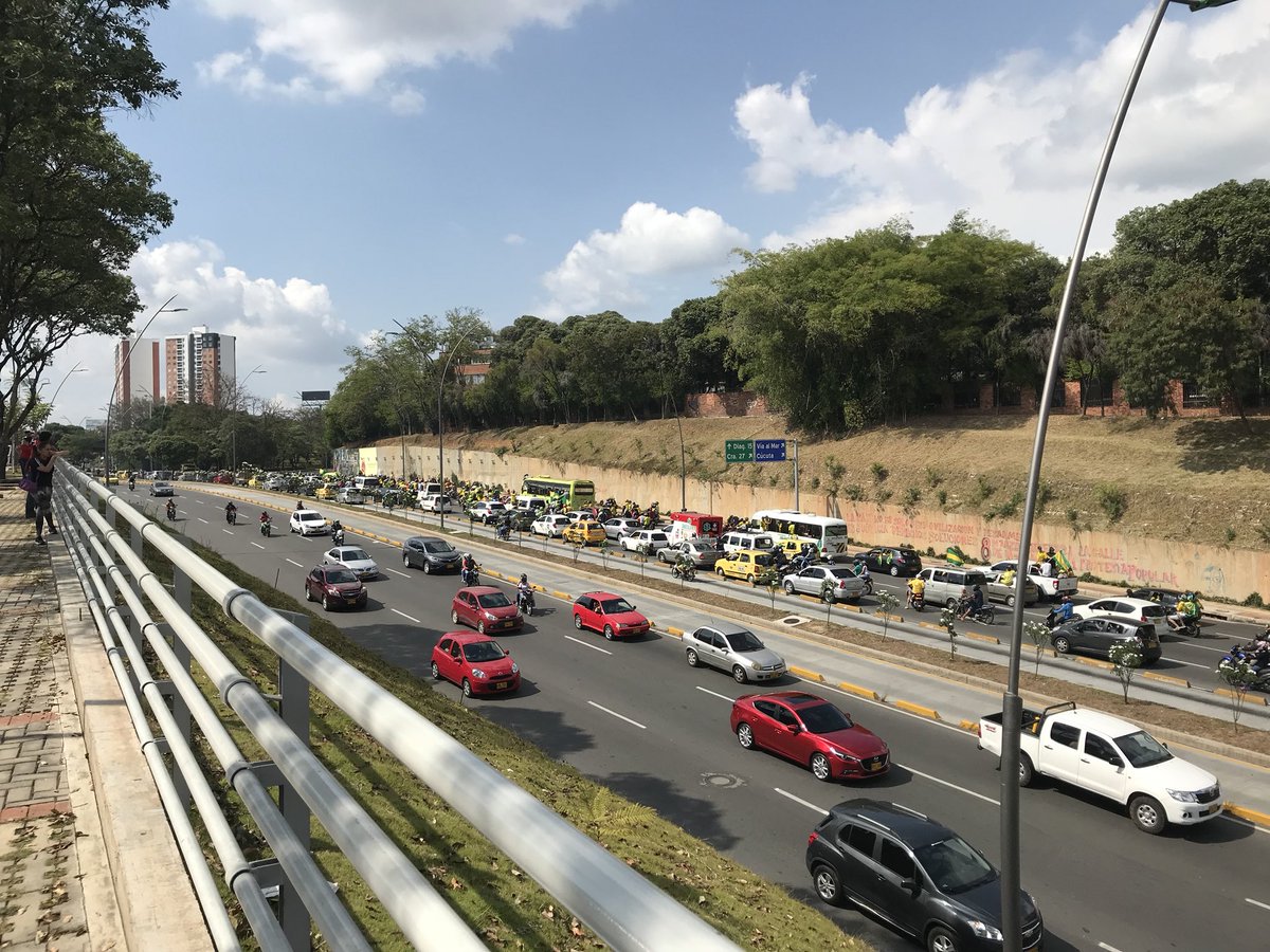LAPUERTADELSOLR's tweet photo. @ABucaramanga Gran caravana #LaPuertadelSol #RestauranteLaPuertadelSol #Bucaramanga https://t.co/27DsO7AG95