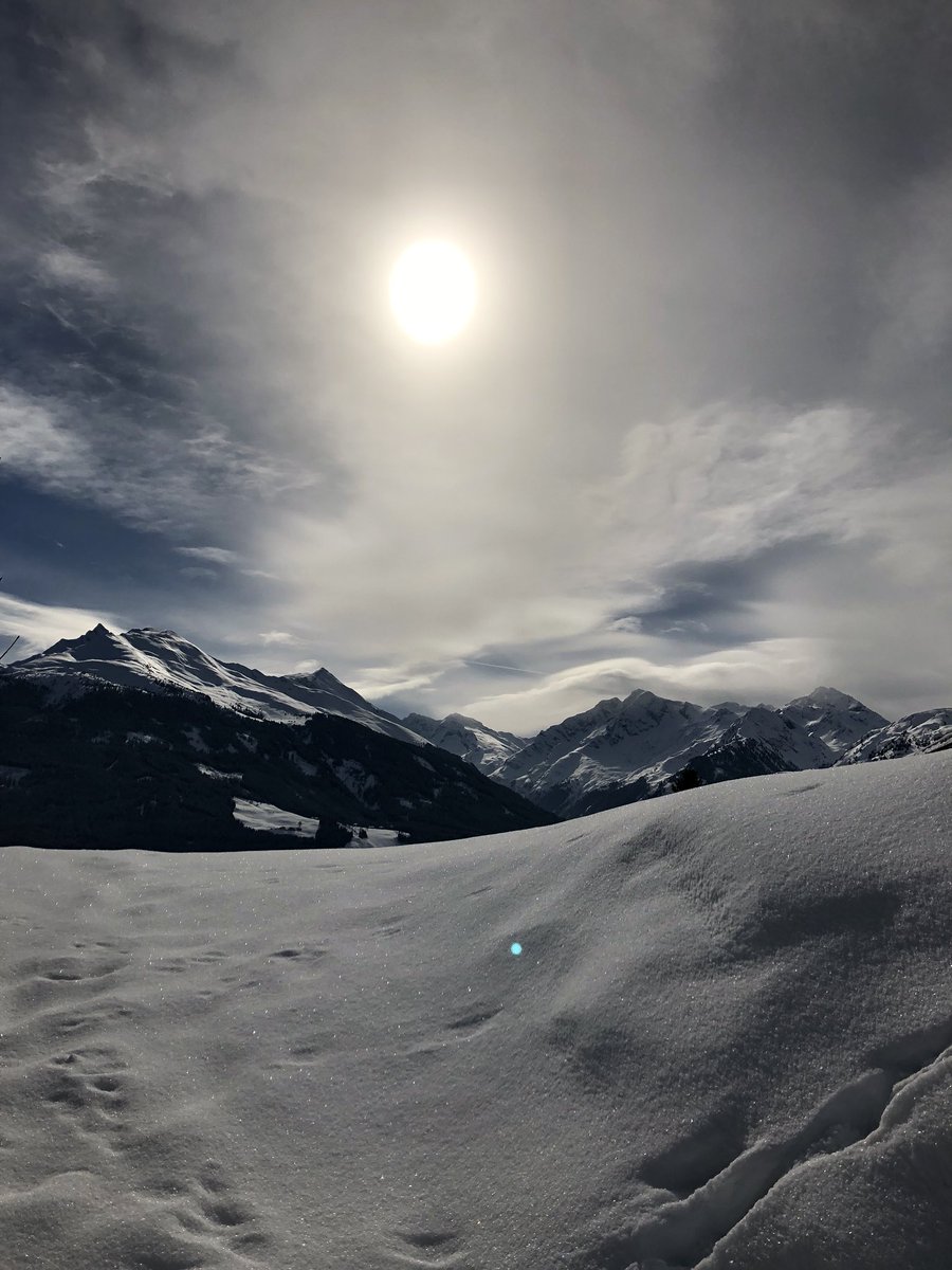 kitzbuehel's tweet photo. Winterwalk - Great Sunday! 😍#kitzbühel #kitzbuehel #kitzski https://t.co/3gm2QFWTiX