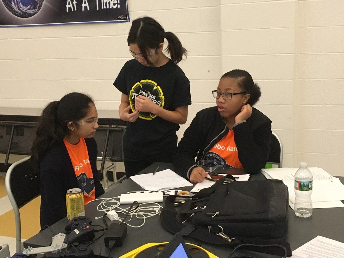FRCTeam1676's tweet photo. Best of luck to 3 of our rookie FTC teams at the North East NJ Tournament! Go Lodi Robo Rams, Becton HS BectoBots, Wood-Ridge Spartans! @pvrhsd @WR_AssistantSUP @FTCTeams https://t.co/ibIbRnl1x5