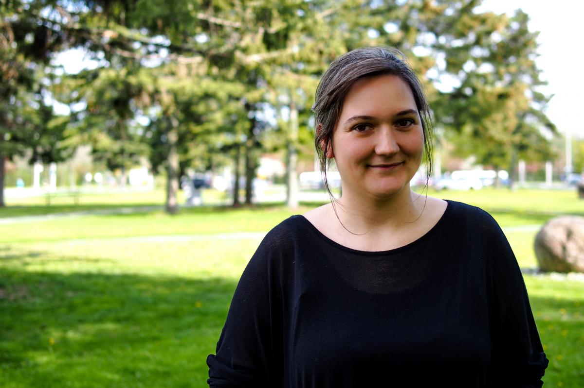 CSEE_SCEE's tweet photo. Hélène Martin is working on genome evolution in host-parasite interactions, using a pathogen of elms and a parasite of three-spined stickleback as model systems #LavalU #CanadianWomenInScience https://t.co/csKwlfAwZY