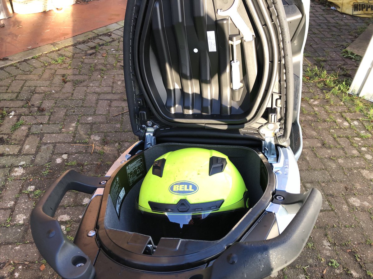 jemweb's tweet image. @BMWMotorrad @VinesBMWBikes @BMWMotorradUK  #Cevolution #Scooter. #Electric. Awesome machine.  #BMW @driveand_ride #driveandride.org.