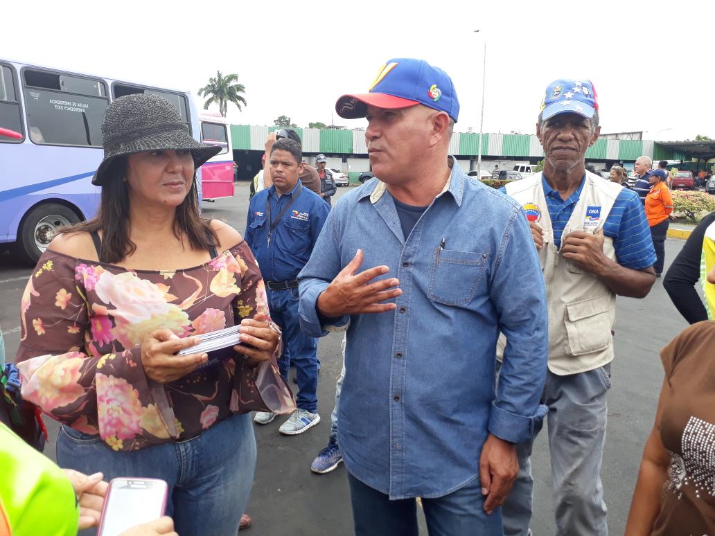 sattravimCBO's tweet photo. Visita de Nuestro Alcalde @comandosergioh  en las Instalaciones del @terminalheres en el Marco del Operativo #CarnavalesDePaz2018 #CarnavalesParaTodos Junto a Autoridades de Seguridad del Estado #SomosHeres #SomosBolivar @Heres_Turismo @INTTBolivar @Poliheres_1 @cmdnnadeheres https://t.co/Rc3ZLq7Asi