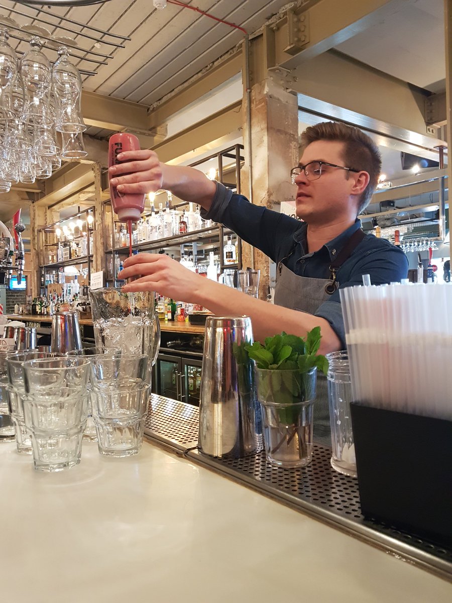 KarlosCabrera1's tweet image. Ready for the drinks in the best place!! My fav..
@RevolutionBpool
#readyfortheparty #drinksready #ilovevodka #cheers