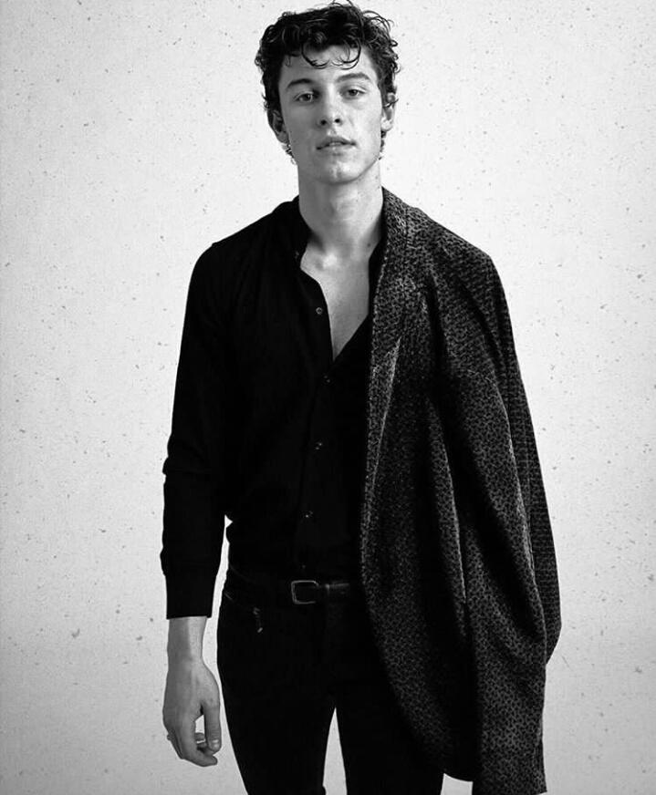 FamousBaseRPG's tweet image. • Shawn Mendes •

》 @shawnrpgg_