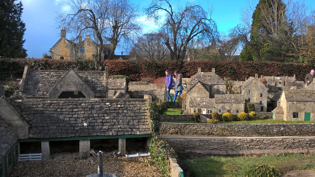 AmyForsterSmith's tweet photo. Went through all the season's weather while we explored @model_village in Bourton today! Sweet little #Cotswolds gem https://t.co/dWo0DeqS2p