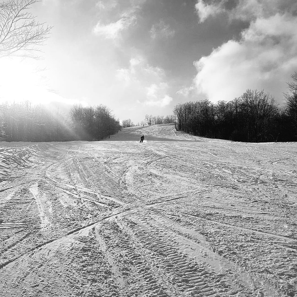 david_fak's tweet photo. Vikend u Mrkoplju
#ski #snow #skiweekend #skijanje #niece #skilift #teacher #instructor #celimbasa #mrkopalj #love #adrenaline #speed #view #snijeg #bijelo #whiteout #instruktor #necakinja https://t.co/Xlf6JNdFfl
