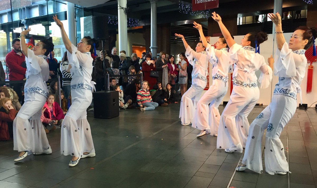 GeraintDaviesMP's tweet photo. Happy Chinese New Year celebrated in children’s pink, red, white and blue at Swansea Waterfront Museum #SwanseaCNY2018 @ChineseInWales https://t.co/skqvha2ccE
