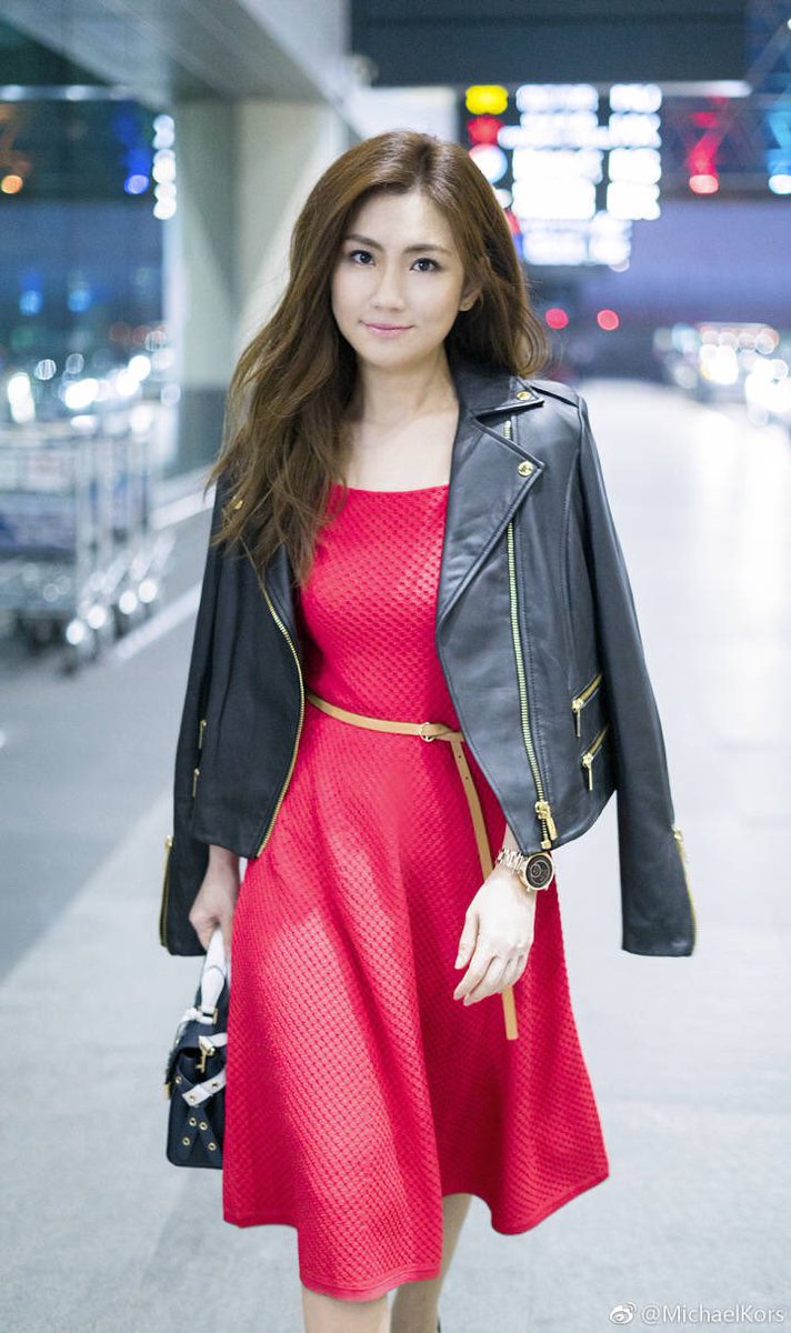 1981_1031's tweet photo. 20180211 S.H.E Selina Jen headed to New York Fashion Week

2/14 Marc Jacobs 07:00 PKT
2/14 Michael Kors 23:00 PKT
2/15 Marc Jacobs 18:00 PKT

#SelinaJen #NYFW2018
cr.Michael Kors China https://t.co/vAvossWk1l