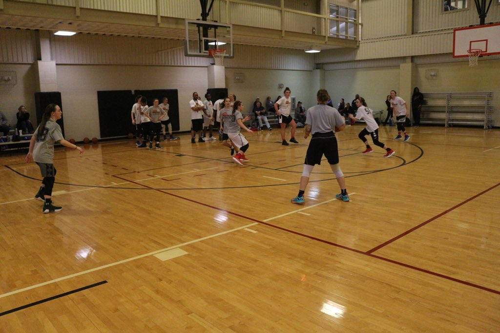 northgareport's tweet photo. Some competitive 3 on 3 happening on both ends https://t.co/roO5BJXxP1