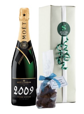 SWofFulhamSW6's tweet image. Don't forget Valentine's Day on Wednesday 14th February. From the 12th to 14th February only we are offering a FREE bag of delicious melt-in-the-mouth salted toffee truffles if you buy a bottle of the fabulous Champagne Moët et Chandon Grand Vintage 2009. Cheers!