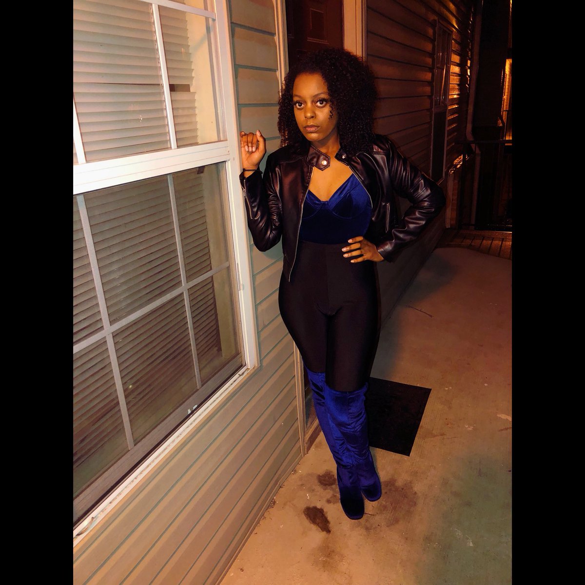 aingra12's tweet photo. Something About That Blue Velvet 🤤 #DawgHouseJumpin #OmegaQUEen @NuEpsilonQues https://t.co/krqB1xsr20