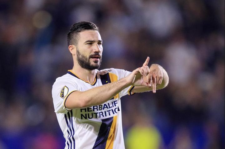 FutSurveys tweet media