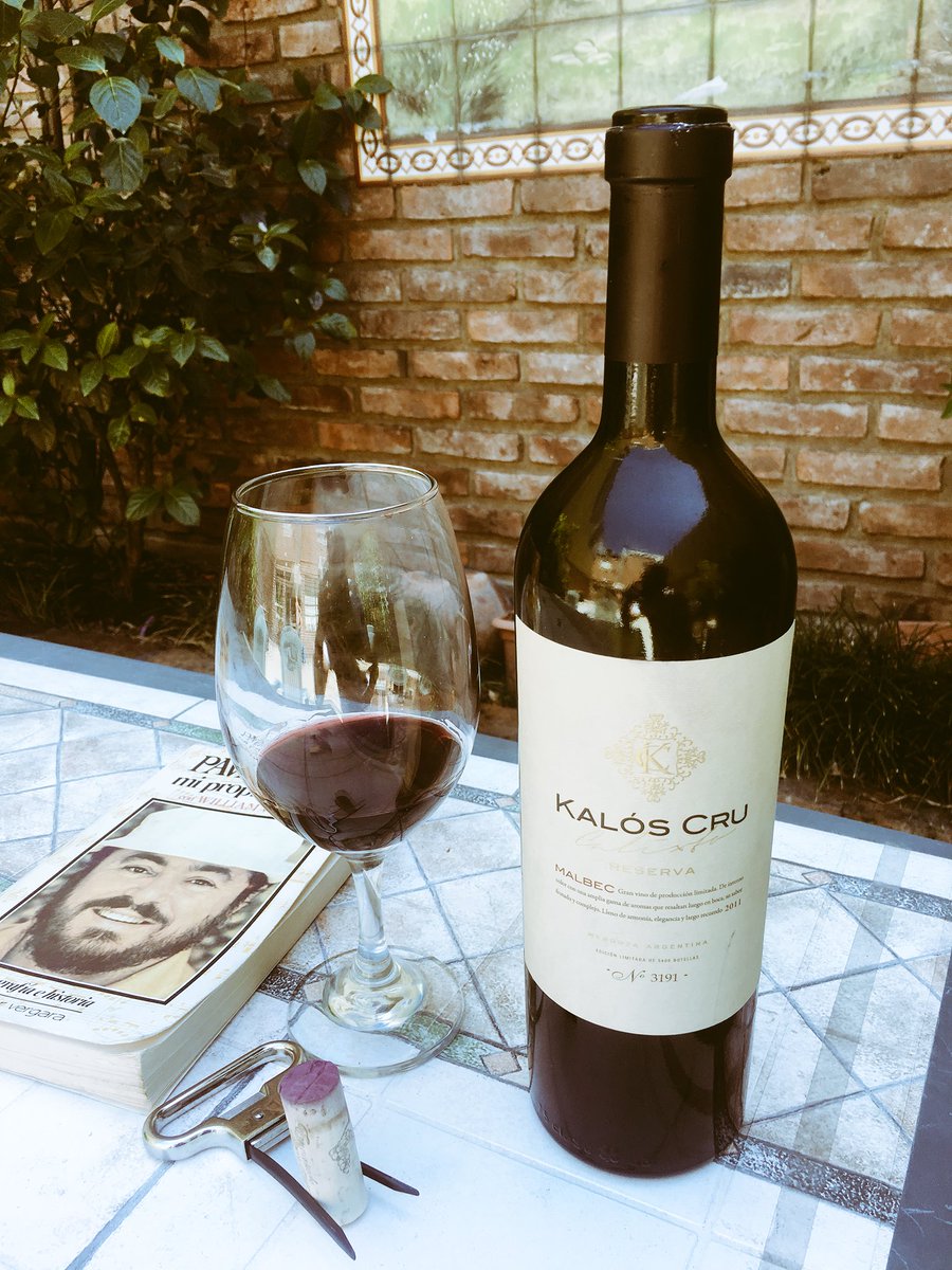 Riera_Esteban's tweet photo. #FelizDomingo 🍷 @pg_benavides @KalosWines 👏🏻 https://t.co/K9NwAroQub