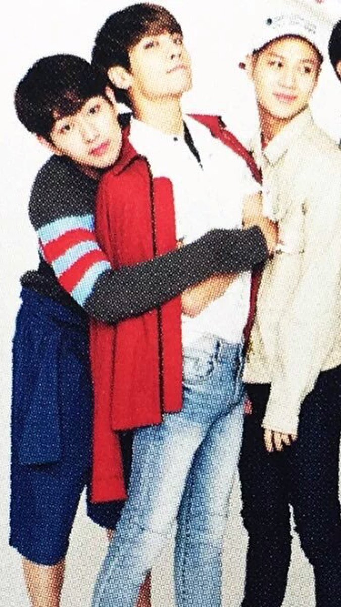 The way Jinki clings onto Jonghyun and the way he looked at him   #jongyu