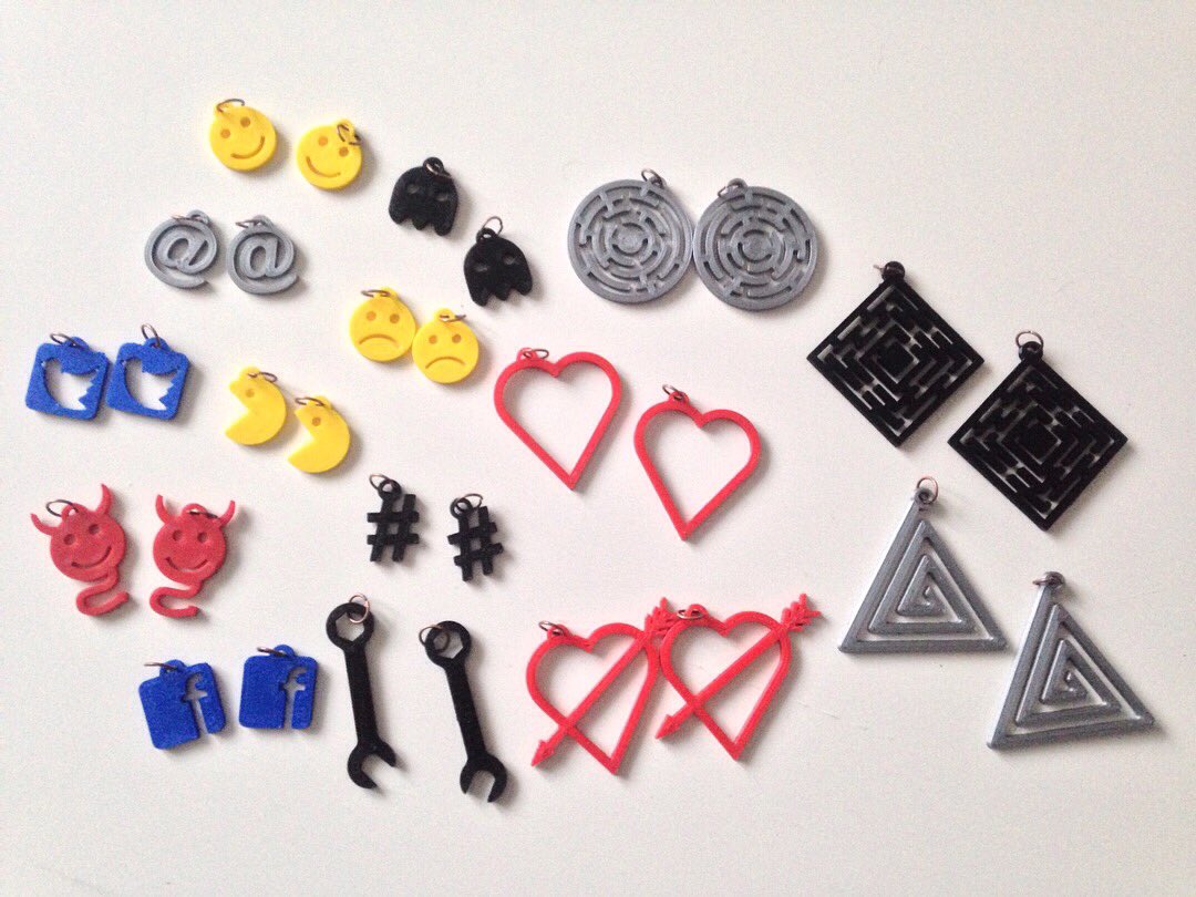Bradac3D's tweet photo. Doplňky na každý den. Náušnice a další z PLA plastu. 
Everyday accessories. Earrings and others made of PLA plastic. #3dprint #PLA #plast #bradac3d #nausnice #earrings https://t.co/MSP483HD8k