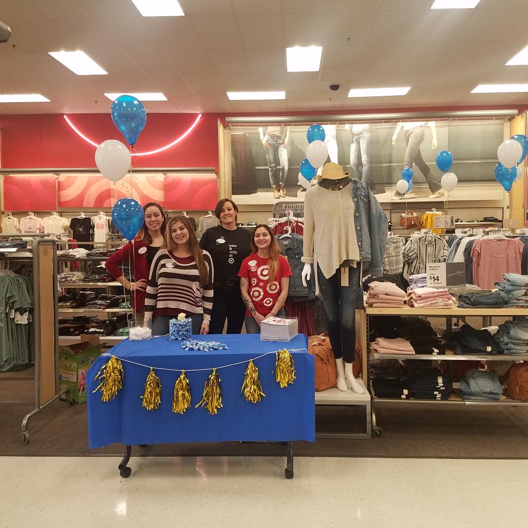 T2195 softlines team activating and selling Universal Thread! #activate#salesmix <a href="/GSTL_Alli/">Allison Moreno</a> <a href="/KrystalUllegue/">Krystal Ullegue</a> <a href="/Salcidomama/">Anne Salcido</a> @loloDunbar <a href="/WhitneyJellar/">Whitney</a>