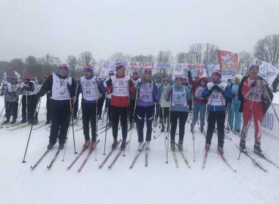 Врачи команды министерства здравоохранения Тульской области <a href="/ErkAleksey/">Алексей Эрк</a> <a href="/Karnauhov_V/">Вячеслав Карнаухов</a>  Мельников В.А. на старте #ЛыжняРоссии2018 рядом с Олимпийской чемпионкой С.Журовой <a href="/szhurova/">Светлана Журова</a> !!! #ЛыжняРоссии2018