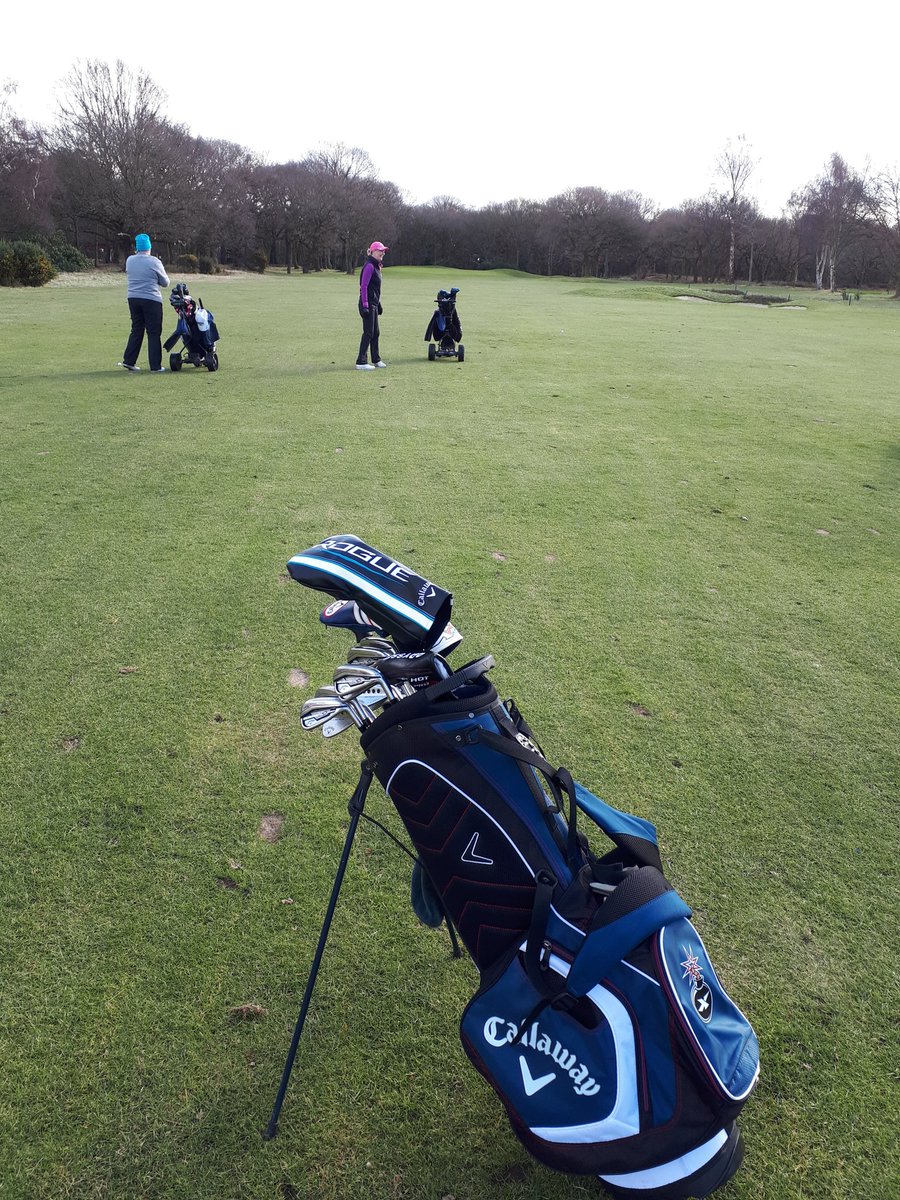 BecksOGrady's tweet photo. Today I finally got to go out on the course....😁🏌️♀️⛳. @DonGolfClub which was in pretty good condition considering it's Feb.
And the first day out on the course with the new Callaway Rogue Driver.
#videofootagetofollow #bitterlycold #drycourse #fullgreens https://t.co/nBXZ8W4wmg