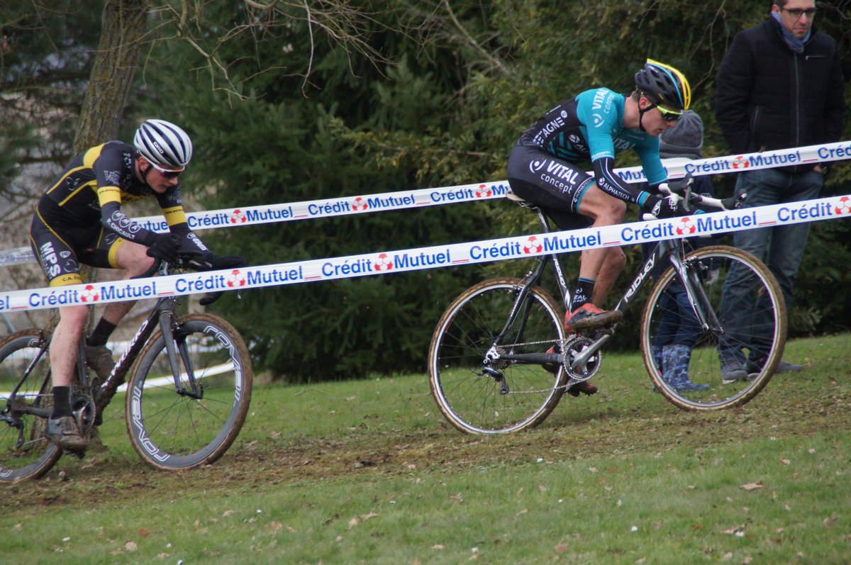 CoraliePoulain's tweet photo. Belle victoire de @JustinBridouu sur le cyclo cross de Vaiges (53) ! @VitalConcept_CC  #Mayenne #CX #CAEvron #Vaiges https://t.co/jtrHmXUBx6