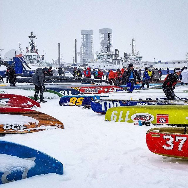 HoneyTrek's tweet photo. A battle of icebergs, strong currents, blizzard conditions, and borderline insanity, the @carnavaldequebec ice canoe race is one of the wildest events we have ever seen. .
#canoeing #icecanoe #carnaval #winter #stlawrenceriver #portdequebec #carnavaldequ… https://t.co/RuHG3nWKH1 https://t.co/6IgrC7gDOg