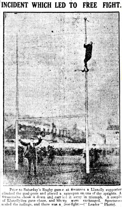 reviewwales's tweet photo. In a rugby match between Swansea and Llanelli in 1919, a Scarlets supporter climbed the goal posts and placed a saucepan on one of the uprights.
"Blows were exchanged, spectators scaled the railings, and there was a free-fight."
And here's the evidence!
#Wales #SixNations #Rugby https://t.co/gcG72vUTOg